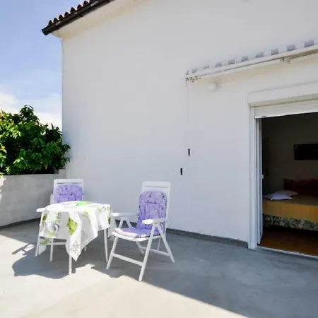 Mira Πανσιόν Novigrad Istria