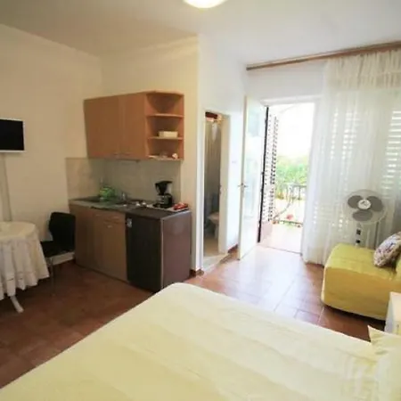 Mira Guest house