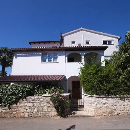 Mira Πανσιόν 3*