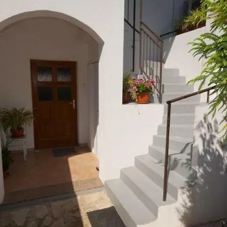 Mira Guest house