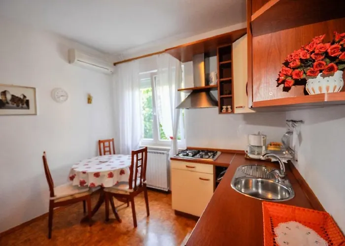 Mira Πανσιόν 3*