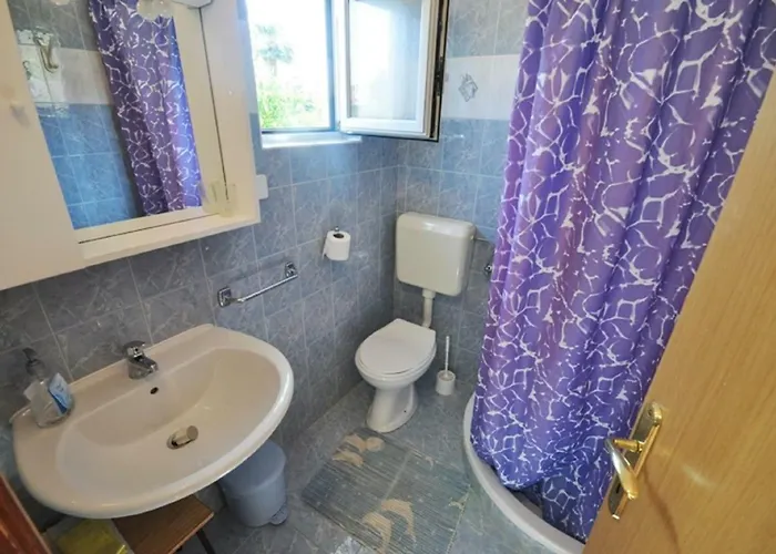 Mira Πανσιόν 3*