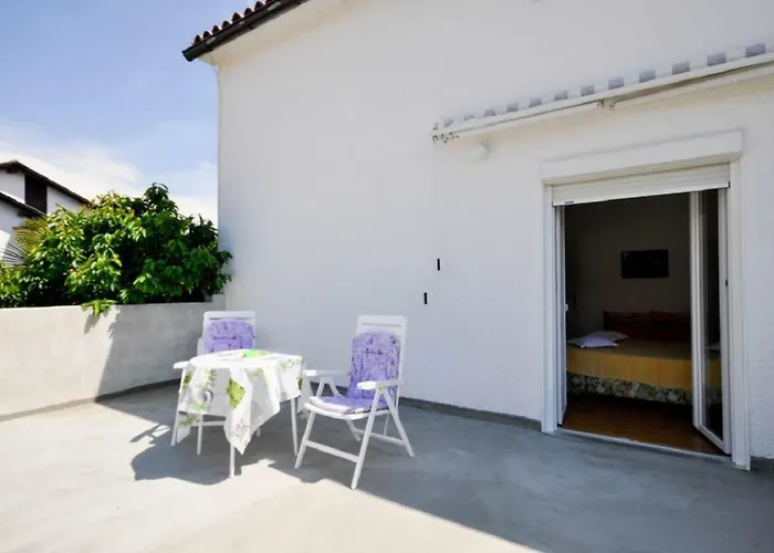 Mira Πανσιόν Novigrad Istria