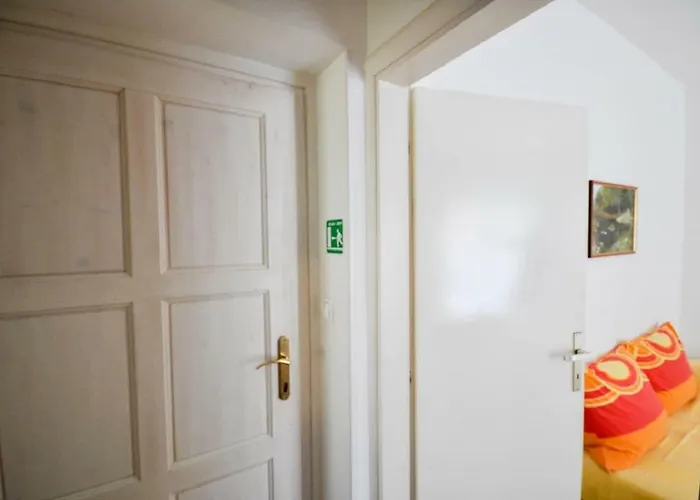 Mira Πανσιόν Novigrad Istria