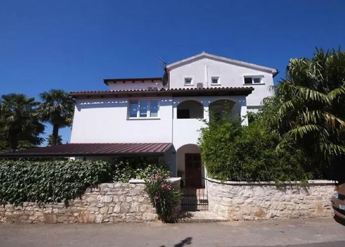 Mira Πανσιόν 3*